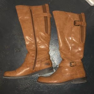 Bare Traps tan riding boots upper calf height